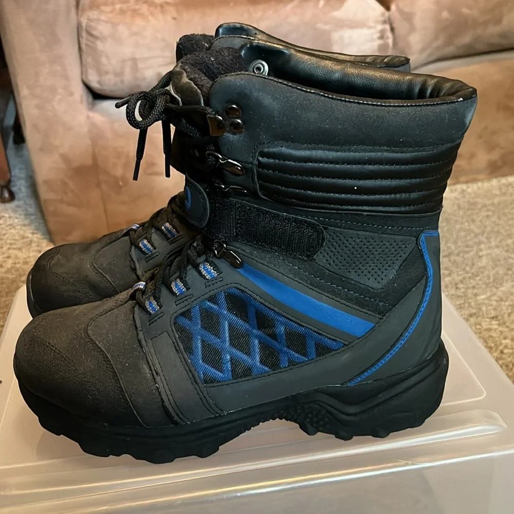 Airwalk Men's SZ 9 Boots Black Blue Strap Thermolite Snow Waterproof uni…